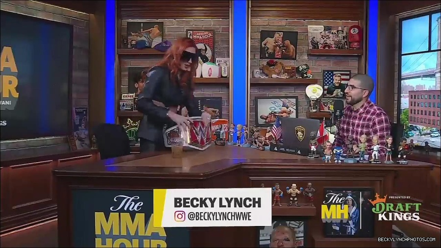 Y2Mate_is_-_Becky_Lynch_Talks_Charlotte_Flair_Feud_27I27m_So_in_Her_Head__-_The_MMA_Hour-4BJNnwyhid4-720p-1656194904909_mp4_000014447.jpg
