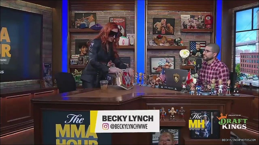 Y2Mate_is_-_Becky_Lynch_Talks_Charlotte_Flair_Feud_27I27m_So_in_Her_Head__-_The_MMA_Hour-4BJNnwyhid4-720p-1656194904909_mp4_000014848.jpg