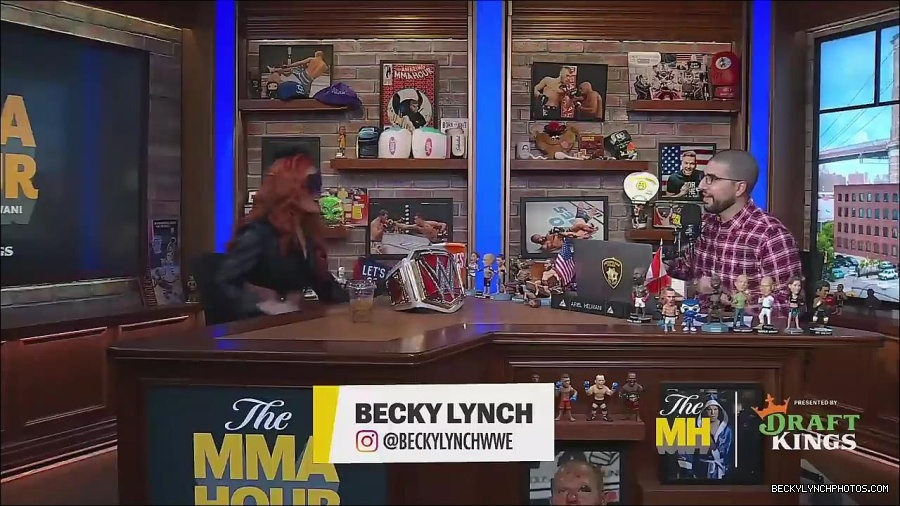 Y2Mate_is_-_Becky_Lynch_Talks_Charlotte_Flair_Feud_27I27m_So_in_Her_Head__-_The_MMA_Hour-4BJNnwyhid4-720p-1656194904909_mp4_000016850.jpg