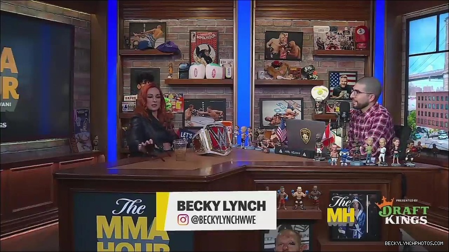 Y2Mate_is_-_Becky_Lynch_Talks_Charlotte_Flair_Feud_27I27m_So_in_Her_Head__-_The_MMA_Hour-4BJNnwyhid4-720p-1656194904909_mp4_000028061.jpg