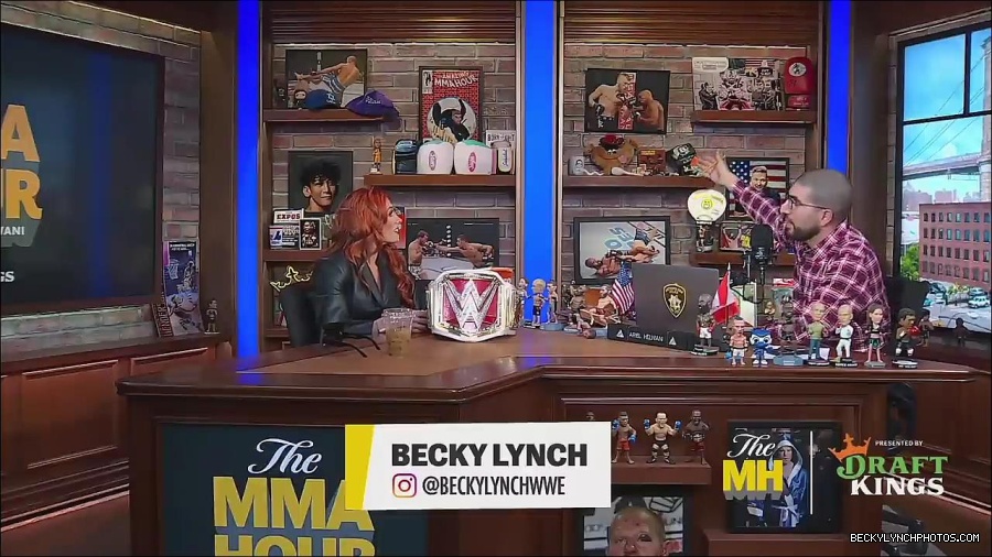 Y2Mate_is_-_Becky_Lynch_Talks_Charlotte_Flair_Feud_27I27m_So_in_Her_Head__-_The_MMA_Hour-4BJNnwyhid4-720p-1656194904909_mp4_000103736.jpg