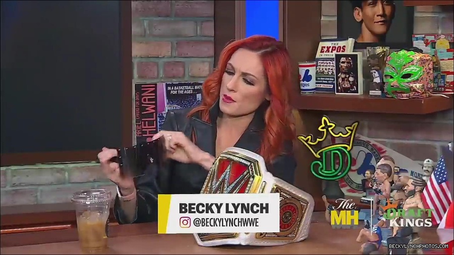 Y2Mate_is_-_Becky_Lynch_Talks_Charlotte_Flair_Feud_27I27m_So_in_Her_Head__-_The_MMA_Hour-4BJNnwyhid4-720p-1656194904909_mp4_000128161.jpg
