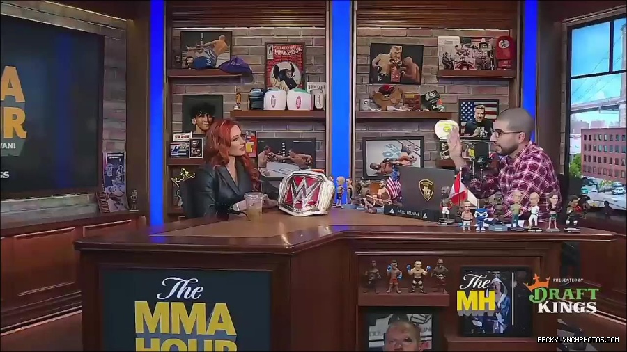 Y2Mate_is_-_Becky_Lynch_Talks_Charlotte_Flair_Feud_27I27m_So_in_Her_Head__-_The_MMA_Hour-4BJNnwyhid4-720p-1656194904909_mp4_000134968.jpg