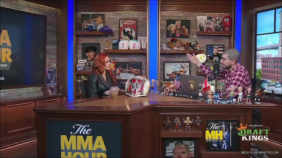 Y2Mate_is_-_Becky_Lynch_Talks_Charlotte_Flair_Feud_27I27m_So_in_Her_Head__-_The_MMA_Hour-4BJNnwyhid4-720p-1656194904909_mp4_000138171.jpg