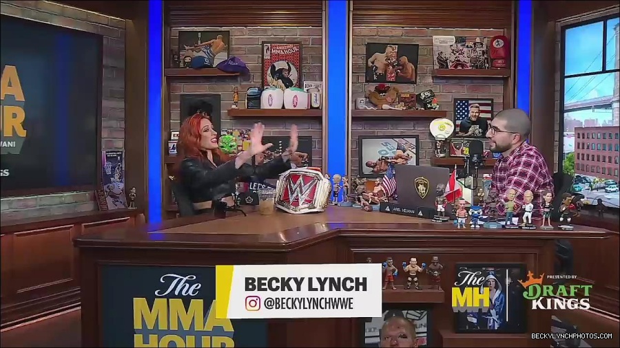 Y2Mate_is_-_Becky_Lynch_Talks_Charlotte_Flair_Feud_27I27m_So_in_Her_Head__-_The_MMA_Hour-4BJNnwyhid4-720p-1656194904909_mp4_000340707.jpg