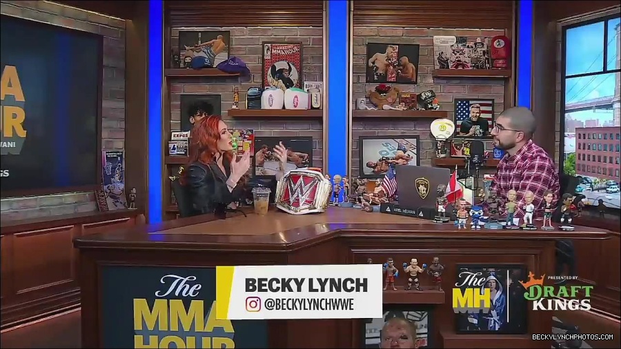 Y2Mate_is_-_Becky_Lynch_Talks_Charlotte_Flair_Feud_27I27m_So_in_Her_Head__-_The_MMA_Hour-4BJNnwyhid4-720p-1656194904909_mp4_000537703.jpg