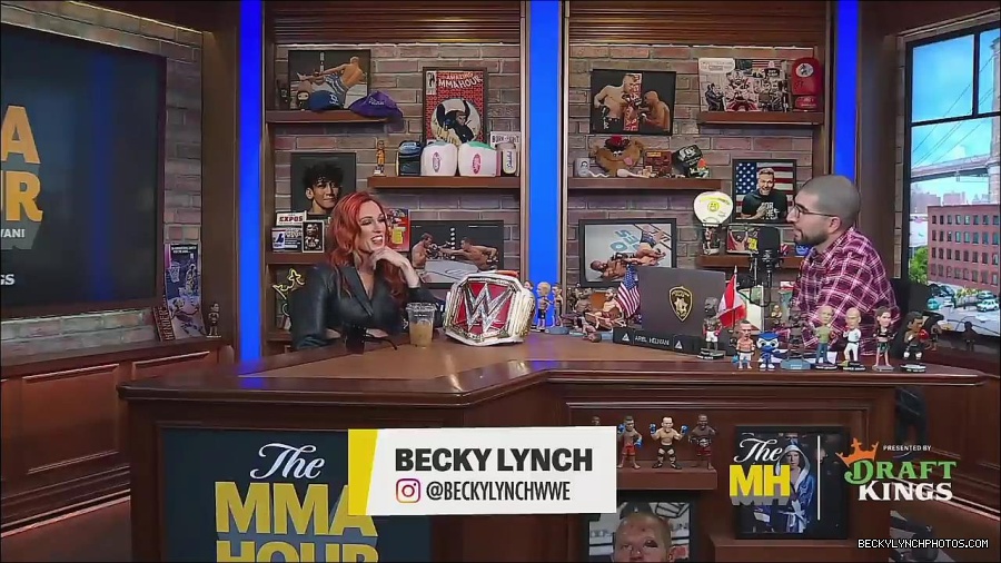 Y2Mate_is_-_Becky_Lynch_Talks_Charlotte_Flair_Feud_27I27m_So_in_Her_Head__-_The_MMA_Hour-4BJNnwyhid4-720p-1656194904909_mp4_001060826.jpg