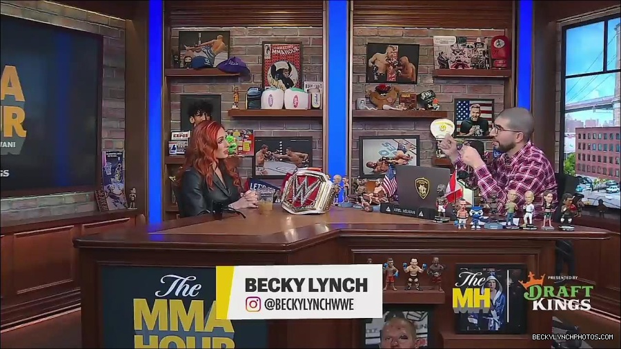 Y2Mate_is_-_Becky_Lynch_Talks_Charlotte_Flair_Feud_27I27m_So_in_Her_Head__-_The_MMA_Hour-4BJNnwyhid4-720p-1656194904909_mp4_002431729.jpg