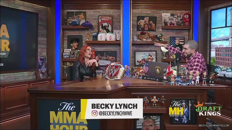Y2Mate_is_-_Becky_Lynch_Talks_Charlotte_Flair_Feud_27I27m_So_in_Her_Head__-_The_MMA_Hour-4BJNnwyhid4-720p-1656194904909_mp4_002477274.jpg