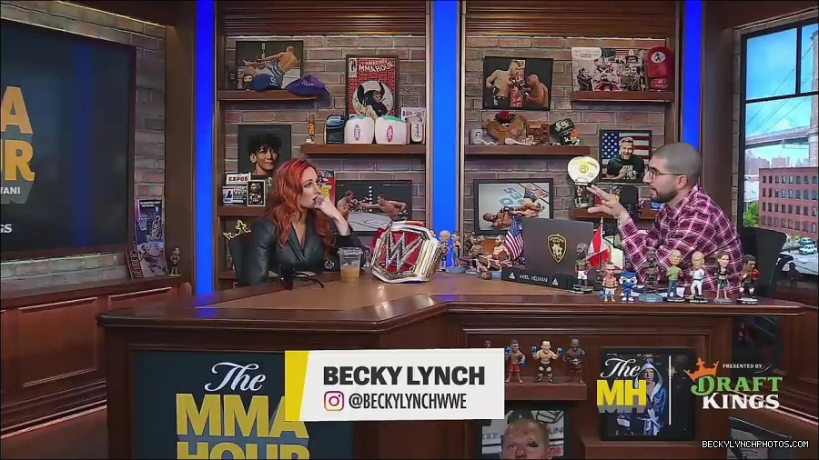 Y2Mate_is_-_Becky_Lynch_Talks_Charlotte_Flair_Feud_27I27m_So_in_Her_Head__-_The_MMA_Hour-4BJNnwyhid4-720p-1656194904909_mp4_002677074.jpg