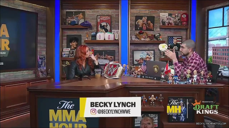 Y2Mate_is_-_Becky_Lynch_Talks_Charlotte_Flair_Feud_27I27m_So_in_Her_Head__-_The_MMA_Hour-4BJNnwyhid4-720p-1656194904909_mp4_002682680.jpg