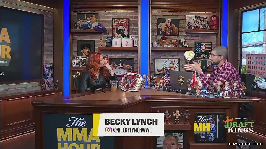 Y2Mate_is_-_Becky_Lynch_Talks_Charlotte_Flair_Feud_27I27m_So_in_Her_Head__-_The_MMA_Hour-4BJNnwyhid4-720p-1656194904909_mp4_002685883.jpg