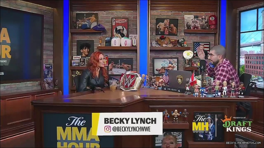 Y2Mate_is_-_Becky_Lynch_Talks_Charlotte_Flair_Feud_27I27m_So_in_Her_Head__-_The_MMA_Hour-4BJNnwyhid4-720p-1656194904909_mp4_002724722.jpg
