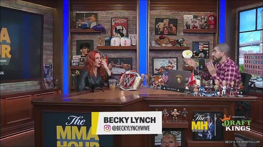 Y2Mate_is_-_Becky_Lynch_Talks_Charlotte_Flair_Feud_27I27m_So_in_Her_Head__-_The_MMA_Hour-4BJNnwyhid4-720p-1656194904909_mp4_002751949.jpg