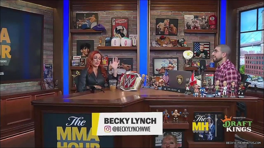 Y2Mate_is_-_Becky_Lynch_Talks_Charlotte_Flair_Feud_27I27m_So_in_Her_Head__-_The_MMA_Hour-4BJNnwyhid4-720p-1656194904909_mp4_002759957.jpg