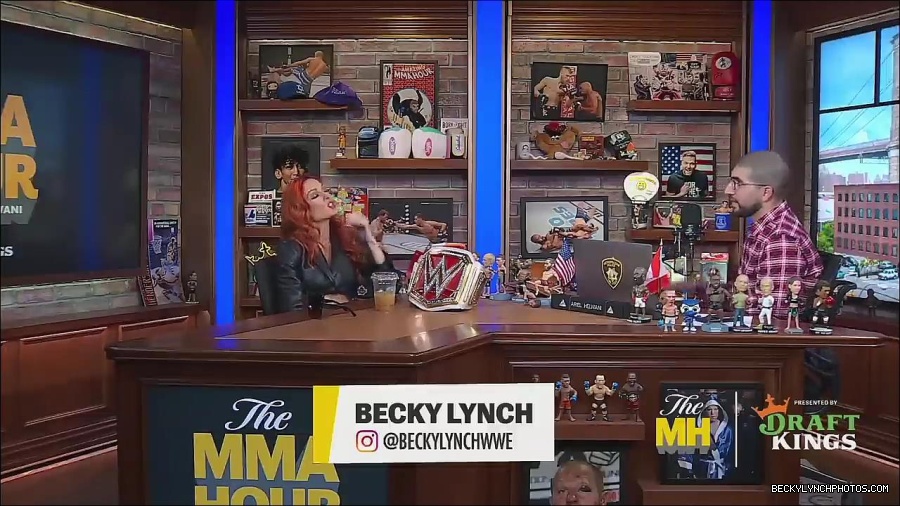 Y2Mate_is_-_Becky_Lynch_Talks_Charlotte_Flair_Feud_27I27m_So_in_Her_Head__-_The_MMA_Hour-4BJNnwyhid4-720p-1656194904909_mp4_002781178.jpg