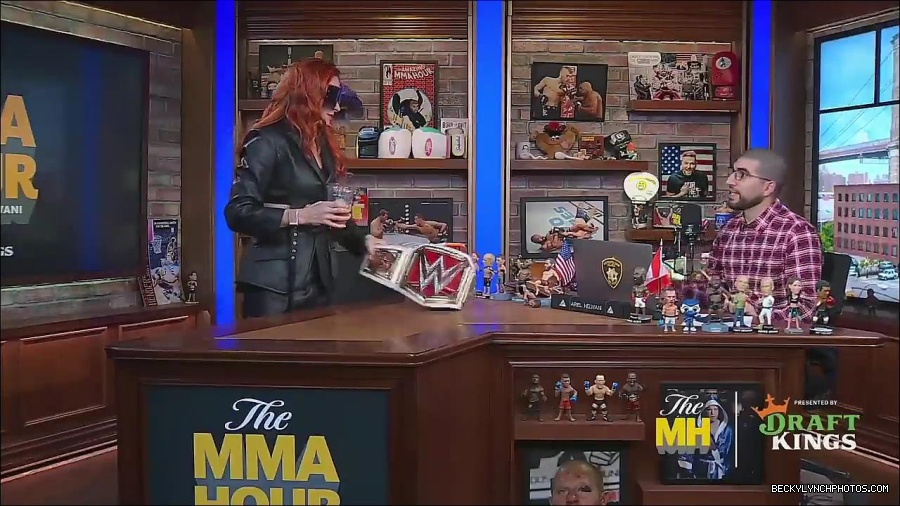 Y2Mate_is_-_Becky_Lynch_Talks_Charlotte_Flair_Feud_27I27m_So_in_Her_Head__-_The_MMA_Hour-4BJNnwyhid4-720p-1656194904909_mp4_002890988.jpg