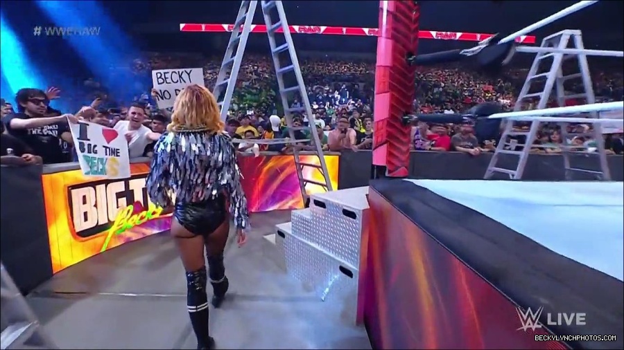 WWE_RAW_27th_June_2022_720p_WEBRip_h264_mp4_006977056.jpg