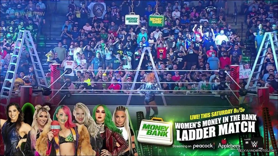 WWE_RAW_27th_June_2022_720p_WEBRip_h264_mp4_006992672.jpg
