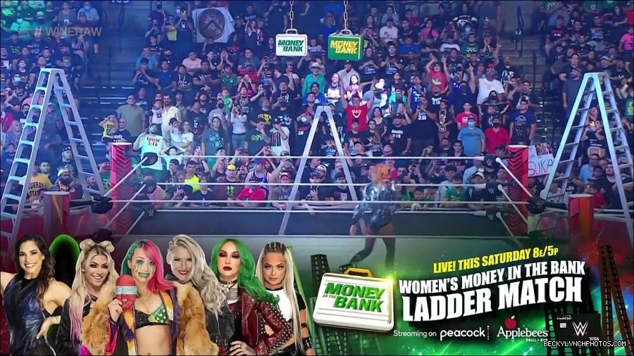 WWE_RAW_27th_June_2022_720p_WEBRip_h264_mp4_006993072.jpg