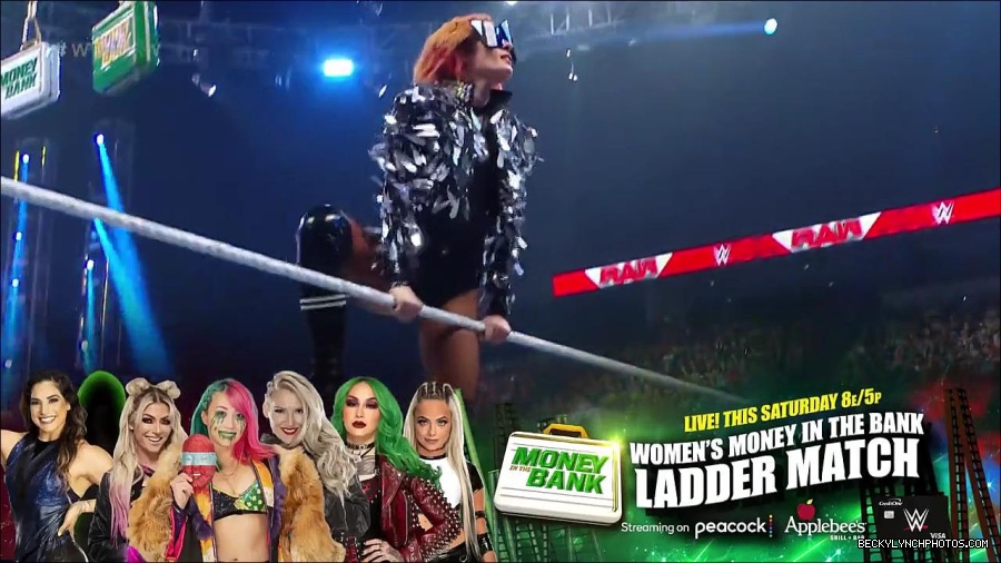 WWE_RAW_27th_June_2022_720p_WEBRip_h264_mp4_006995074.jpg