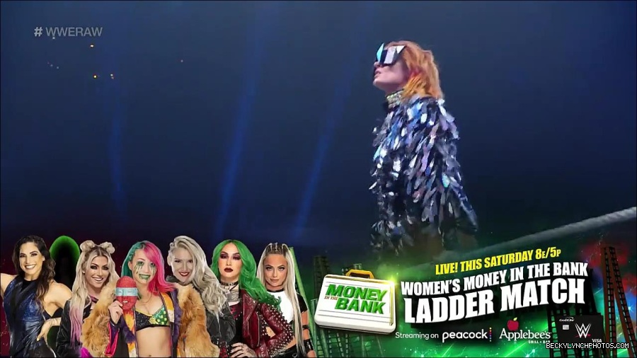 WWE_RAW_27th_June_2022_720p_WEBRip_h264_mp4_007001881.jpg