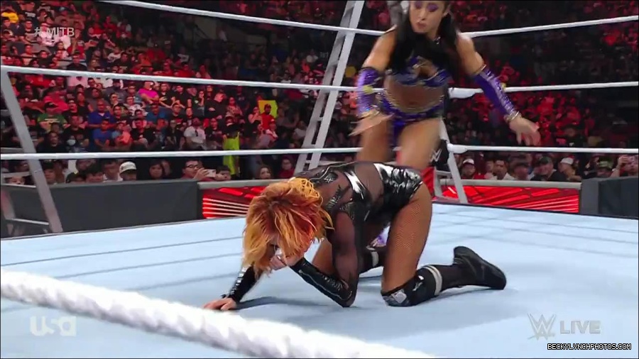 WWE_RAW_27th_June_2022_720p_WEBRip_h264_mp4_007201914.jpg