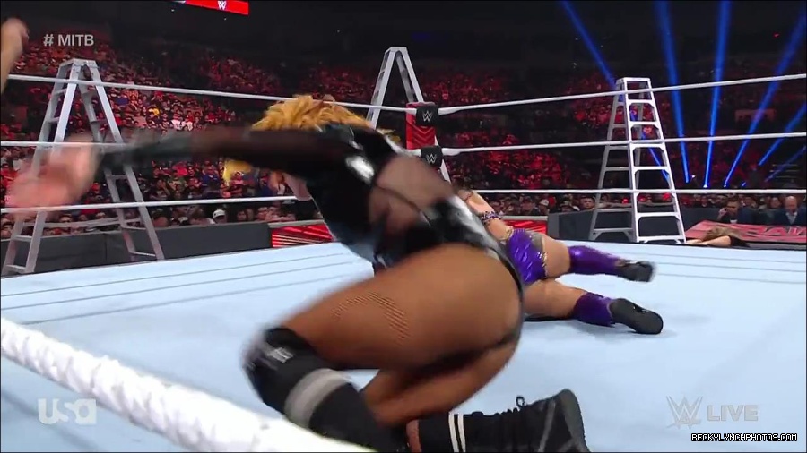 WWE_RAW_27th_June_2022_720p_WEBRip_h264_mp4_007205918.jpg