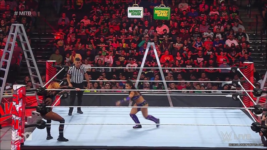 WWE_RAW_27th_June_2022_720p_WEBRip_h264_mp4_007214727.jpg