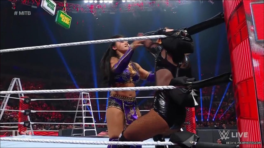 WWE_RAW_27th_June_2022_720p_WEBRip_h264_mp4_007218330.jpg