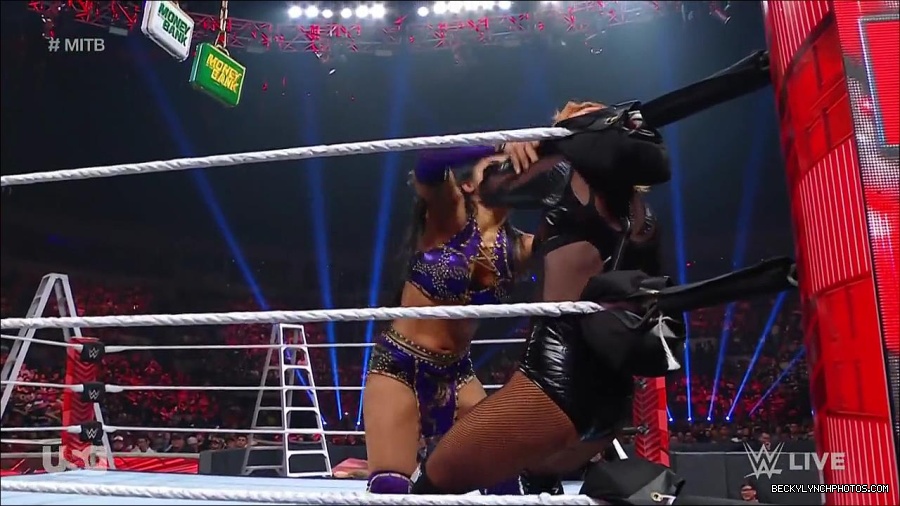 WWE_RAW_27th_June_2022_720p_WEBRip_h264_mp4_007218731.jpg