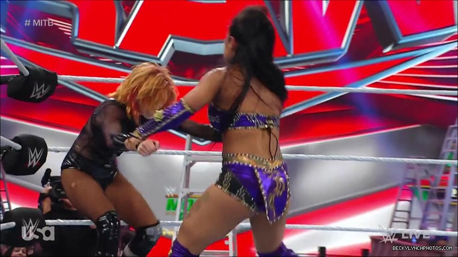 WWE_RAW_27th_June_2022_720p_WEBRip_h264_mp4_007219932.jpg