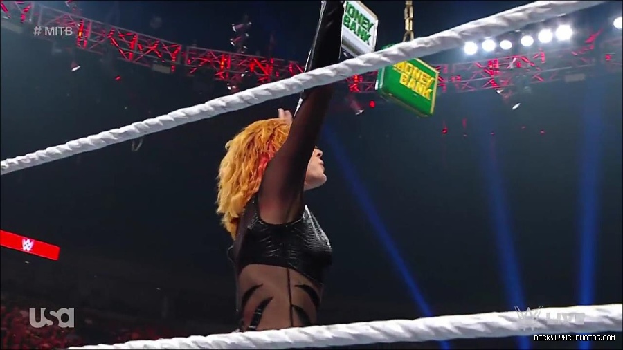 WWE_RAW_27th_June_2022_720p_WEBRip_h264_mp4_007239551.jpg