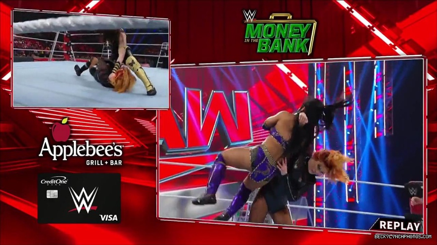 WWE_RAW_27th_June_2022_720p_WEBRip_h264_mp4_007249561.jpg