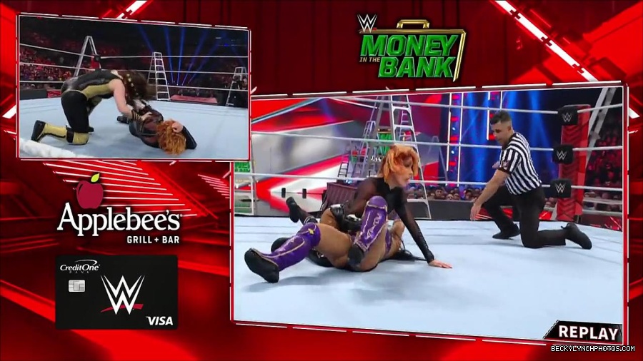WWE_RAW_27th_June_2022_720p_WEBRip_h264_mp4_007251563.jpg