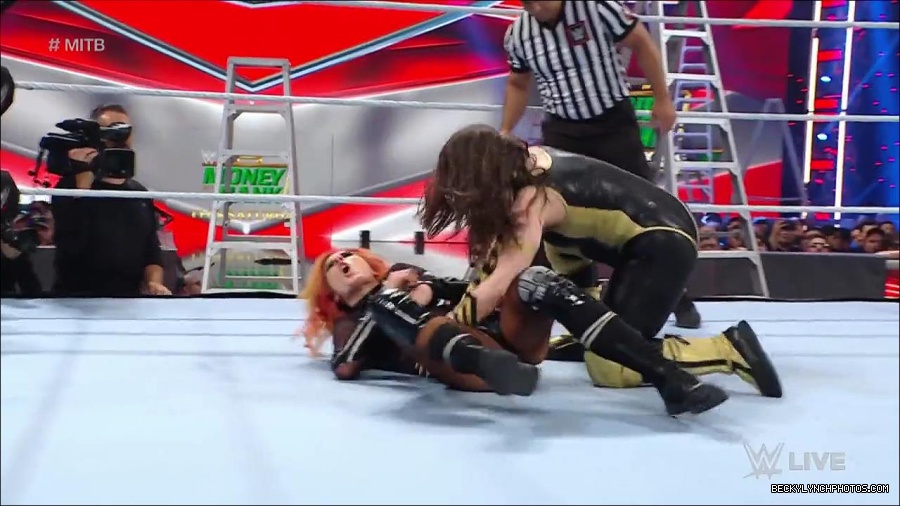 WWE_RAW_27th_June_2022_720p_WEBRip_h264_mp4_007253565.jpg