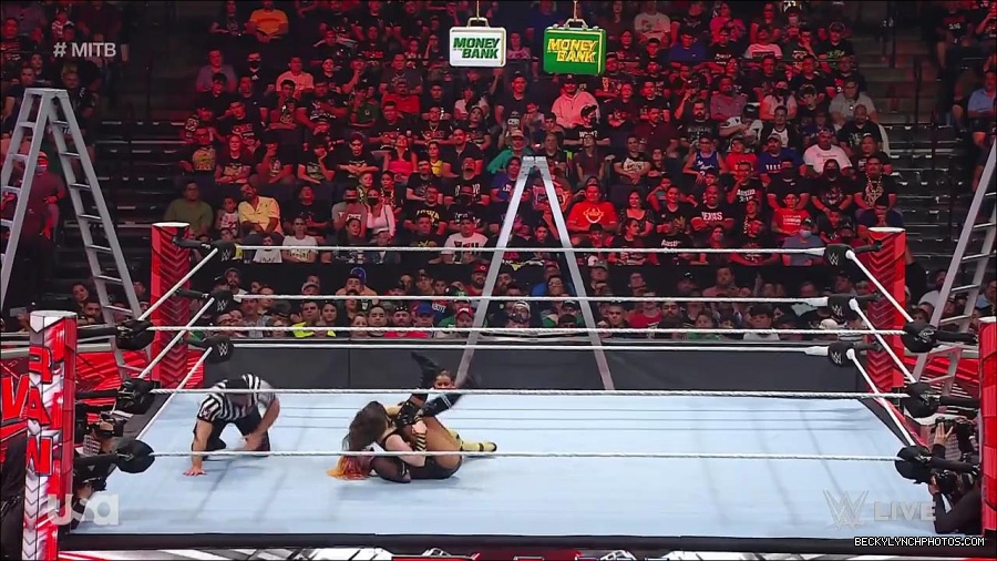 WWE_RAW_27th_June_2022_720p_WEBRip_h264_mp4_007257970.jpg
