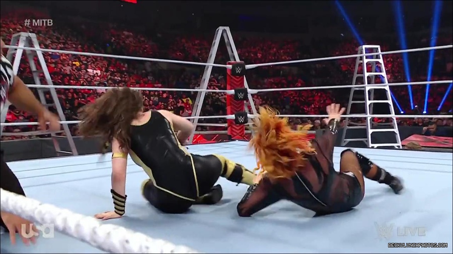 WWE_RAW_27th_June_2022_720p_WEBRip_h264_mp4_007259171.jpg