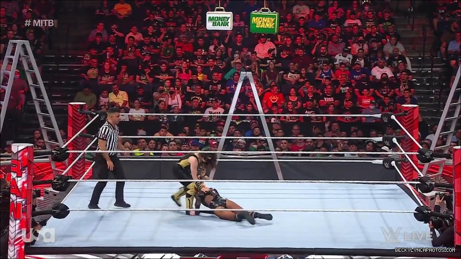 WWE_RAW_27th_June_2022_720p_WEBRip_h264_mp4_007260773.jpg