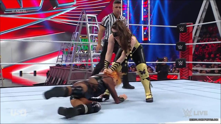 WWE_RAW_27th_June_2022_720p_WEBRip_h264_mp4_007261173.jpg