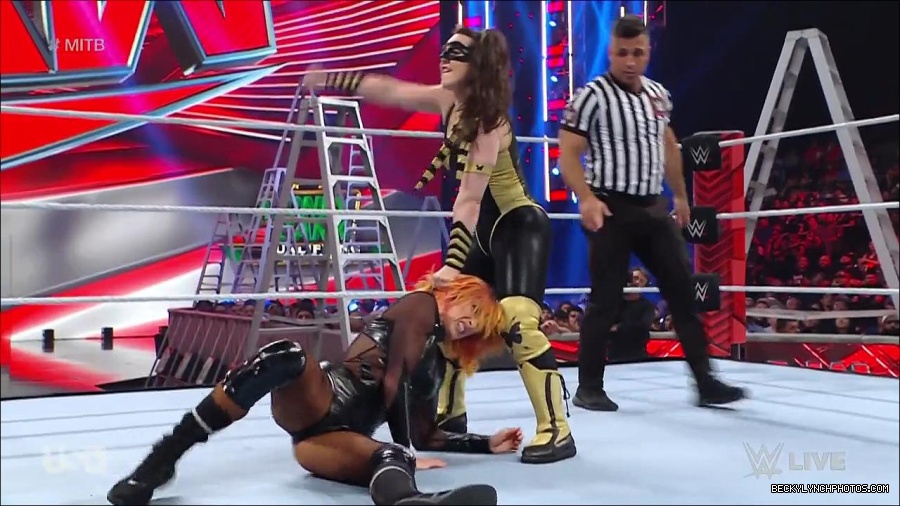 WWE_RAW_27th_June_2022_720p_WEBRip_h264_mp4_007261974.jpg