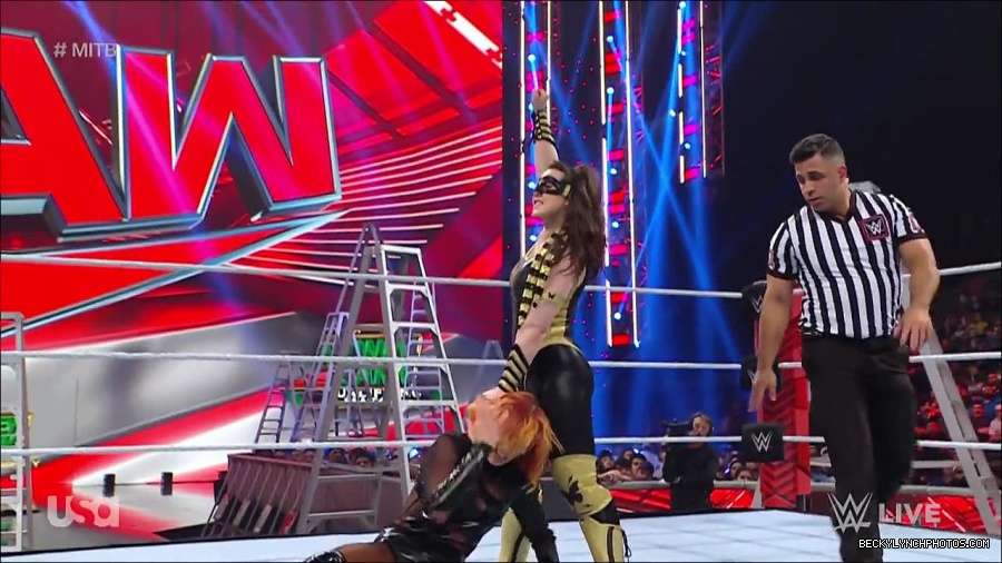 WWE_RAW_27th_June_2022_720p_WEBRip_h264_mp4_007262775.jpg