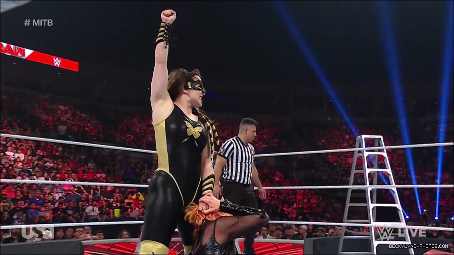 WWE_RAW_27th_June_2022_720p_WEBRip_h264_mp4_007266378.jpg