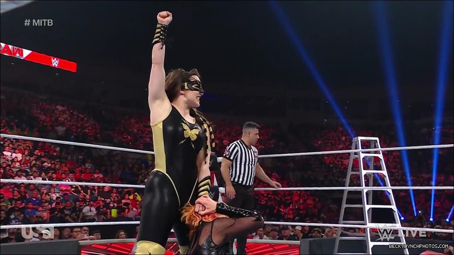 WWE_RAW_27th_June_2022_720p_WEBRip_h264_mp4_007266779.jpg