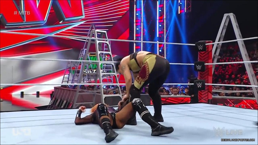 WWE_RAW_27th_June_2022_720p_WEBRip_h264_mp4_007274386.jpg