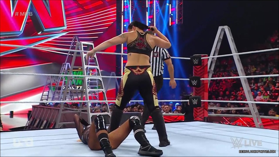 WWE_RAW_27th_June_2022_720p_WEBRip_h264_mp4_007277990.jpg