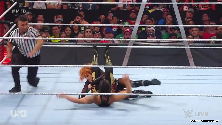 WWE_RAW_27th_June_2022_720p_WEBRip_h264_mp4_007280793.jpg
