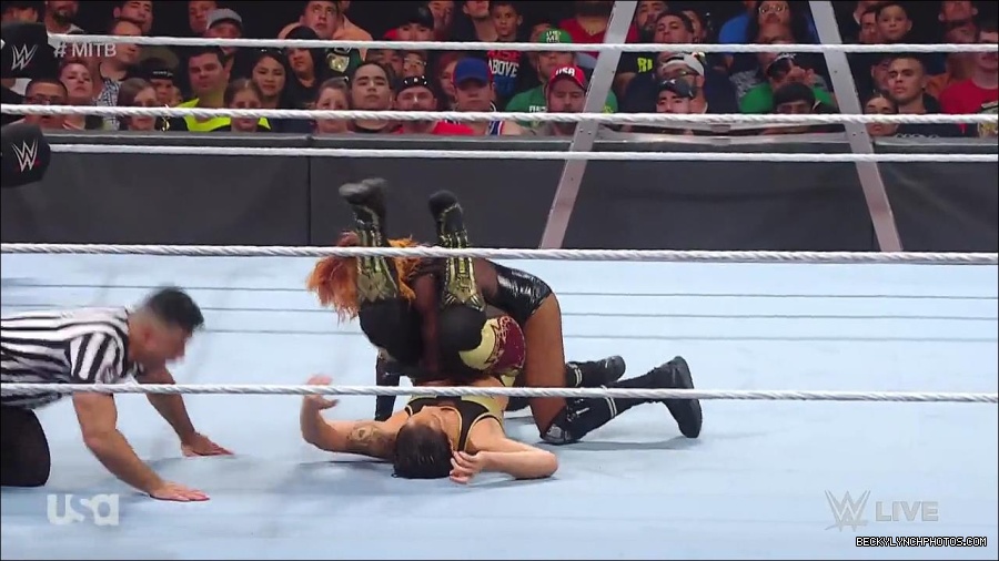 WWE_RAW_27th_June_2022_720p_WEBRip_h264_mp4_007281593.jpg