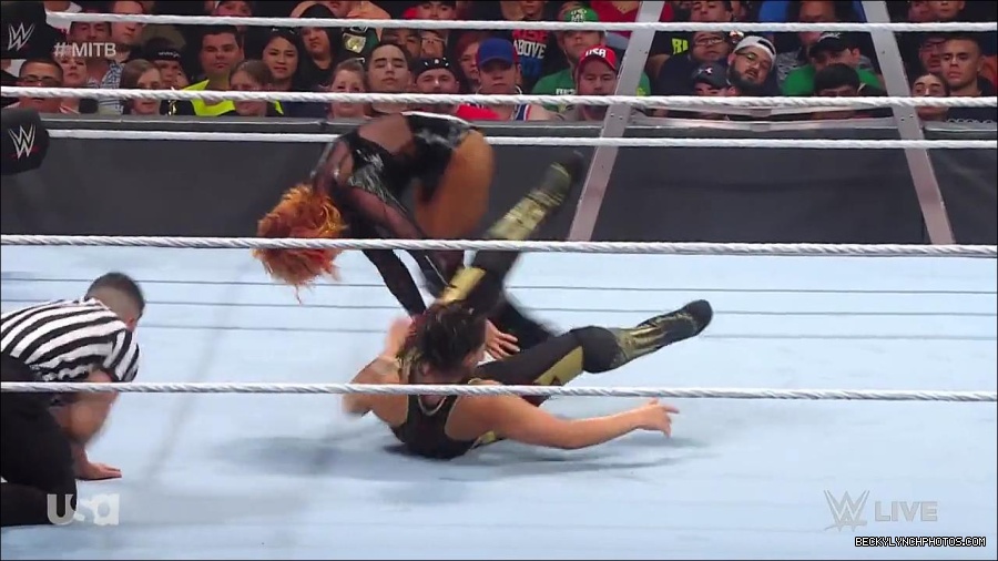 WWE_RAW_27th_June_2022_720p_WEBRip_h264_mp4_007282394.jpg