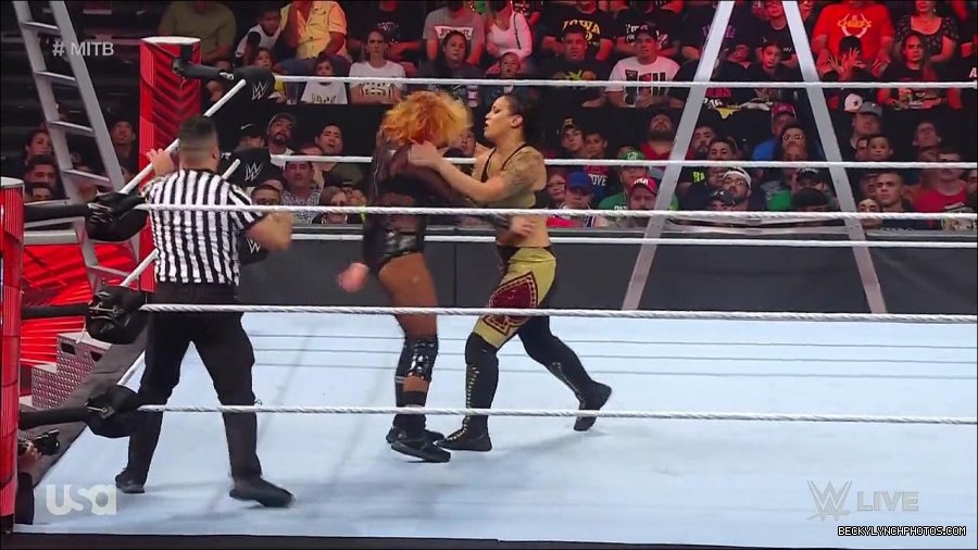 WWE_RAW_27th_June_2022_720p_WEBRip_h264_mp4_007284396.jpg